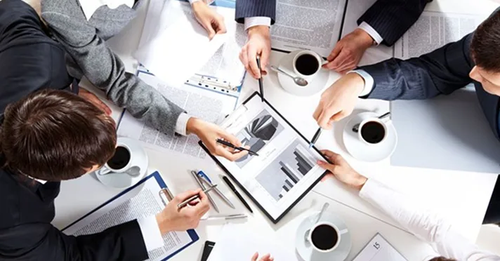 Advisor becoming known among the right professional circles
